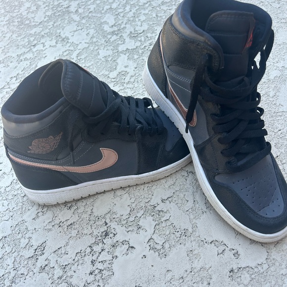 Nike Jordans Air 1 Retro “Bronze Medal” - Picture 4 of 4